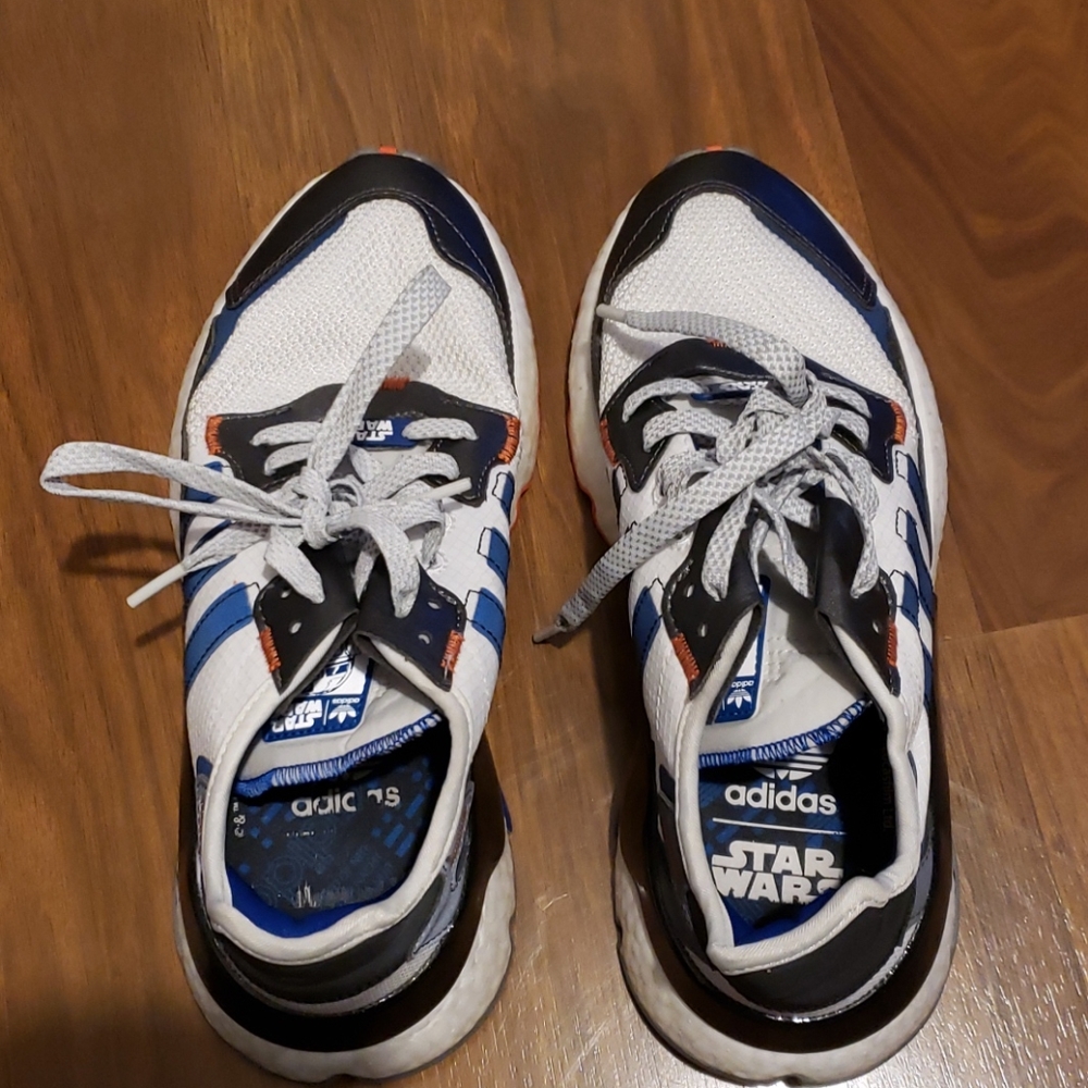 Adidas Sneakers